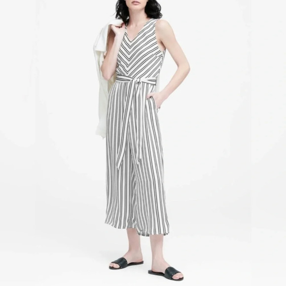 NWOT Banana Republic Wide-Leg Cropped Jumpsuit Size 4 White and Black Striped - Picture 6 of 12